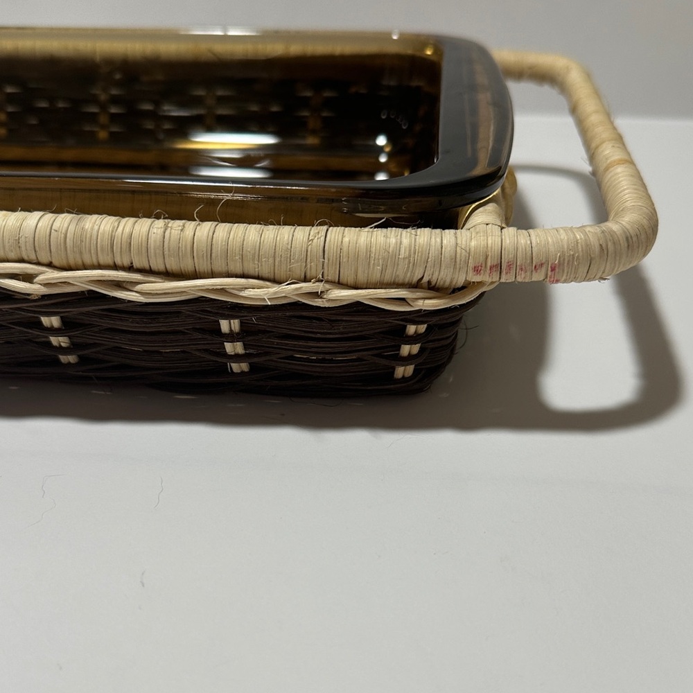 Vintage Pyrex Rectangular Amber Glass Baking Dish 232-N w/ Wicker Basket Carrier - Picture 8 of 13